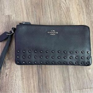 Coach Lacquer Rivets Double Zip Pebble Leather Wristlet Black